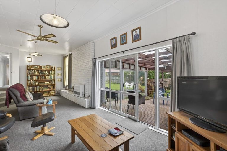 Photo of property in 20 Nikau Street, Inglewood, 4330