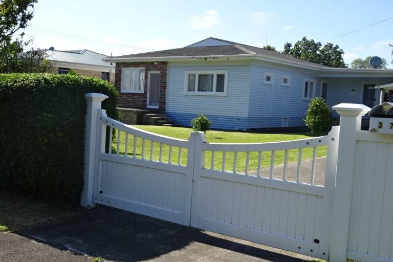 Photo of property in 37 Mcintyre Road, Mangere Bridge, Auckland, 2022