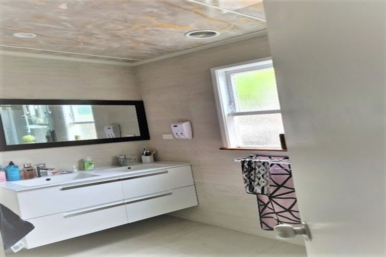 Photo of property in 1 Rosalind Road, Glenfield, Auckland, 0629