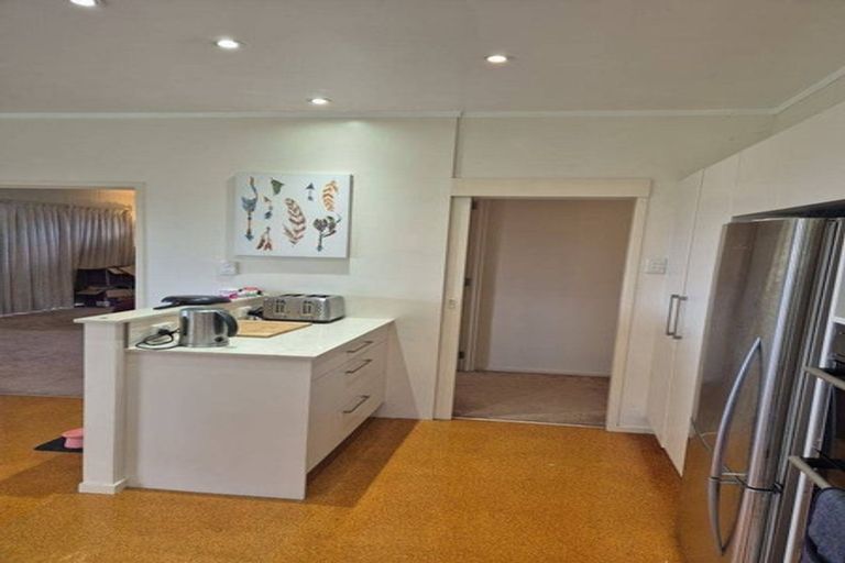 Photo of property in 547 Glenfield Road, Glenfield, Auckland, 0629