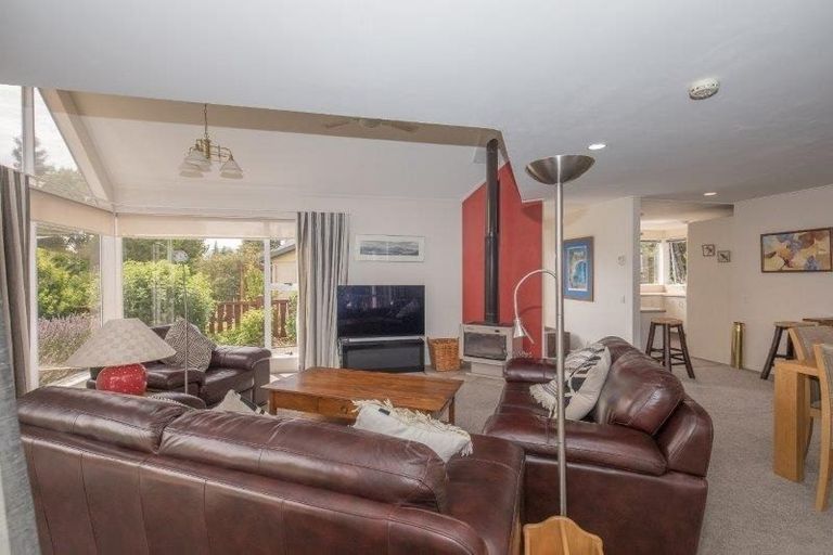 Photo of property in 61 Kennedy Crescent, Wanaka, 9305