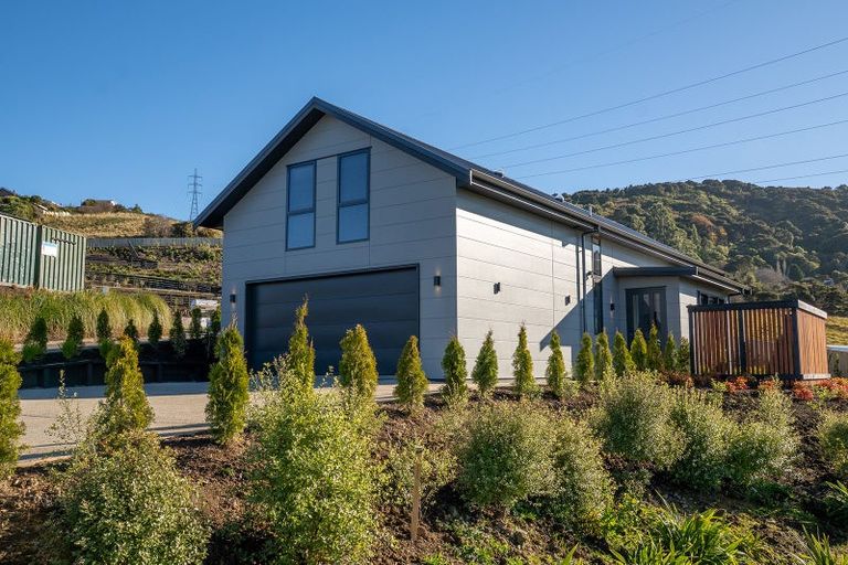 Photo of property in 22 Tapley Close, Halfway Bush, Dunedin, 9010