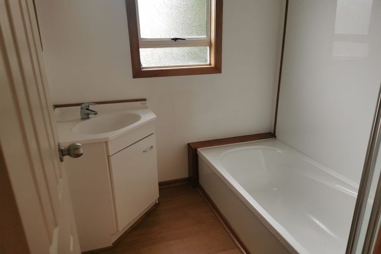 Photo of property in 15 Fordham Street, Beach Haven, Auckland, 0626