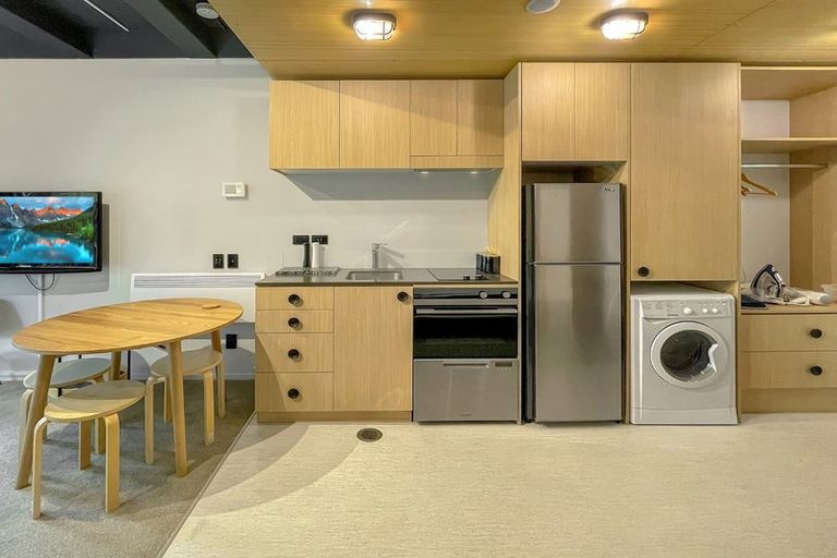 Photo of property in Vedado Apartments, 107/41u Hopper Street, Mount Cook, Wellington, 6011