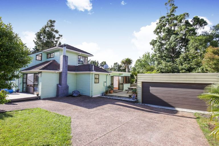 Photo of property in 2 Grovelands Way, Titirangi, Auckland, 0604