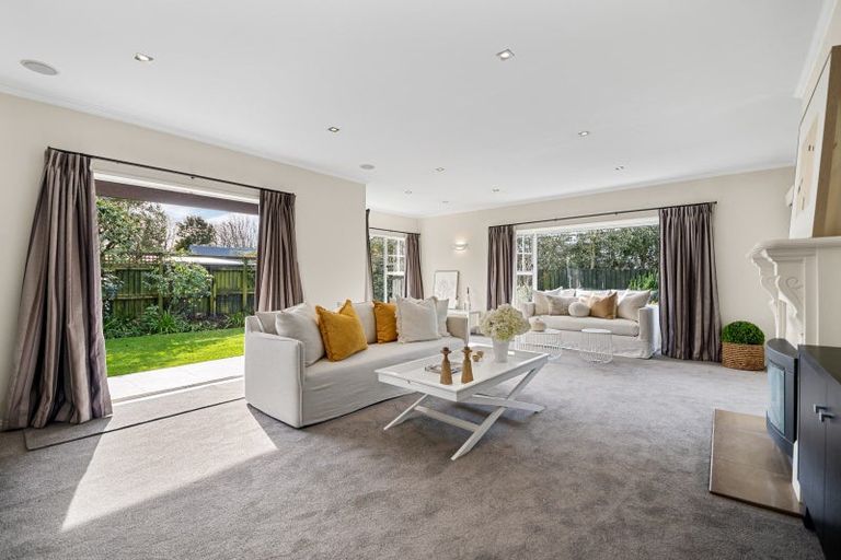 Photo of property in 2/198 Clyde Road, Burnside, Christchurch, 8053