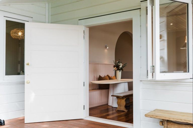 Photo of property in 5 Denholm Road, Hospital Hill, Napier, 4110