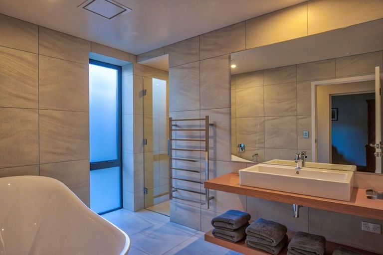 Photo of property in 221 Lakeside Road, Wanaka, 9305