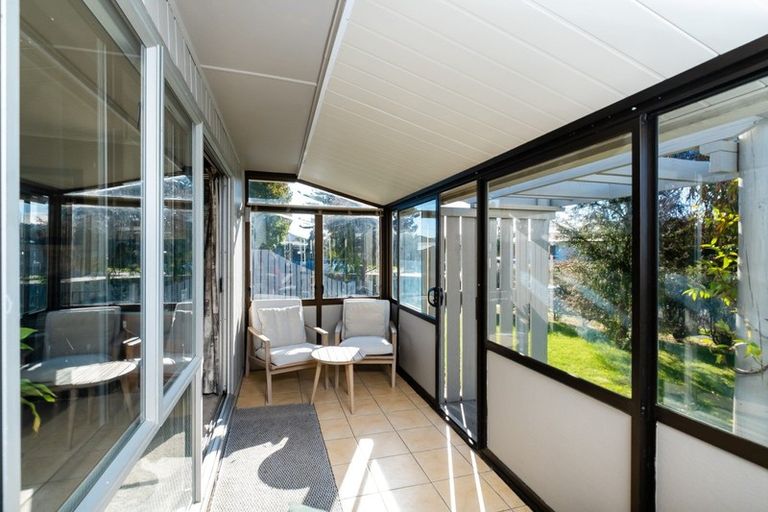 Photo of property in 2 Jarvis Place, Taradale, Napier, 4112