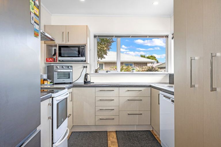Photo of property in 91 Prestons Road, Redwood, Christchurch, 8051