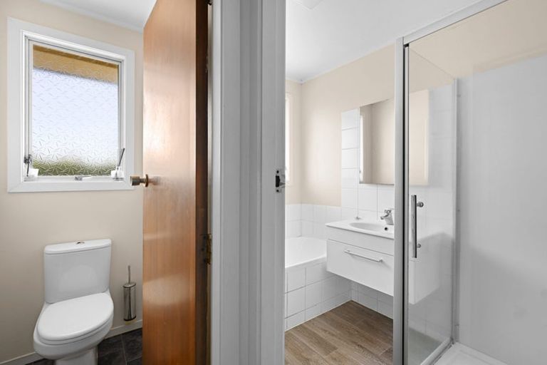 Photo of property in 18 Oakfield Crescent, Pukete, Hamilton, 3200