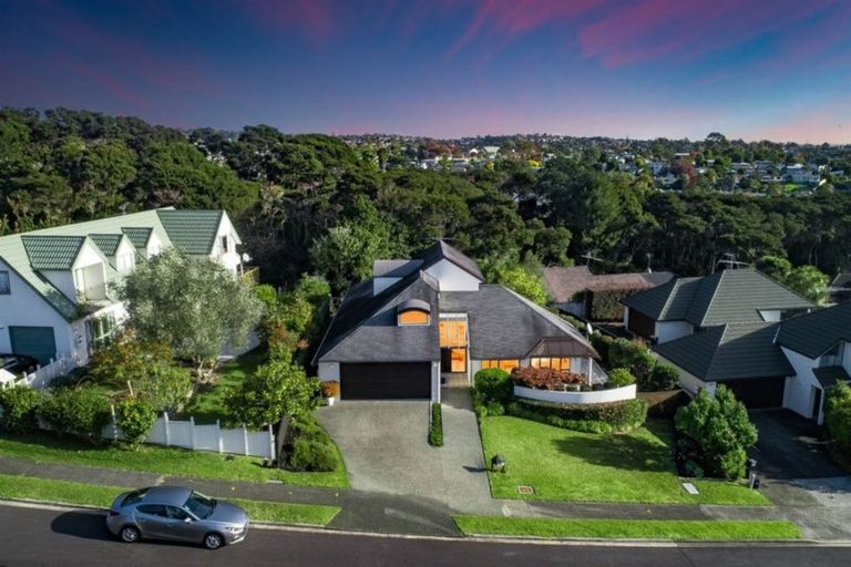 Photo of property in 110 Seaview Road, Glenfield, Auckland, 0629