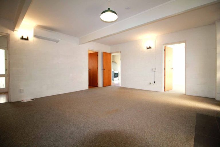 Photo of property in 46 Kohekohe Street, New Lynn, Auckland, 0600
