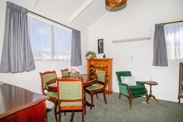 Photo of property in 16 Hunter Street, Westport, 7825