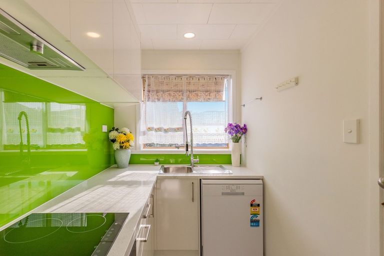 Photo of property in 5/3204 Great North Road, New Lynn, Auckland, 0600