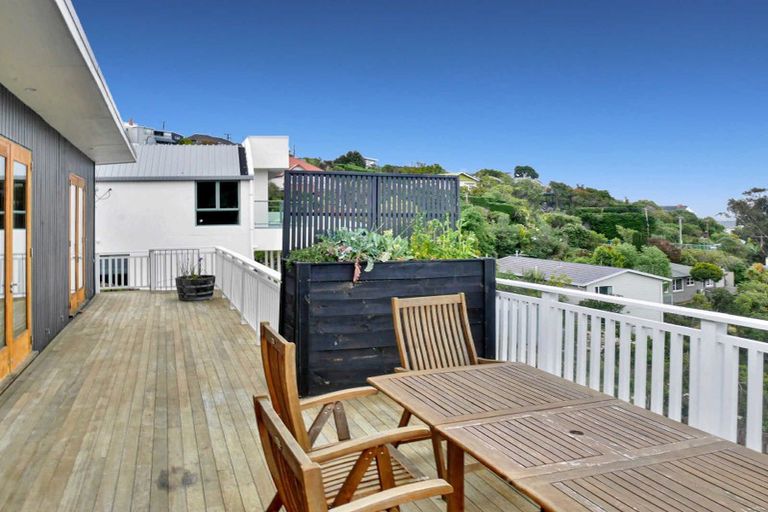 Photo of property in 187 Mount Pleasant Road, Mount Pleasant, Christchurch, 8081