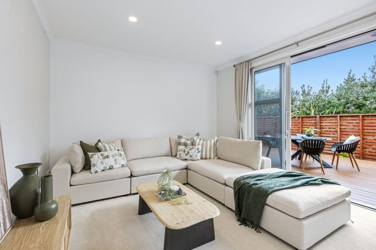 Photo of property in 11 Ian Gordon Lane, Orewa, 0931