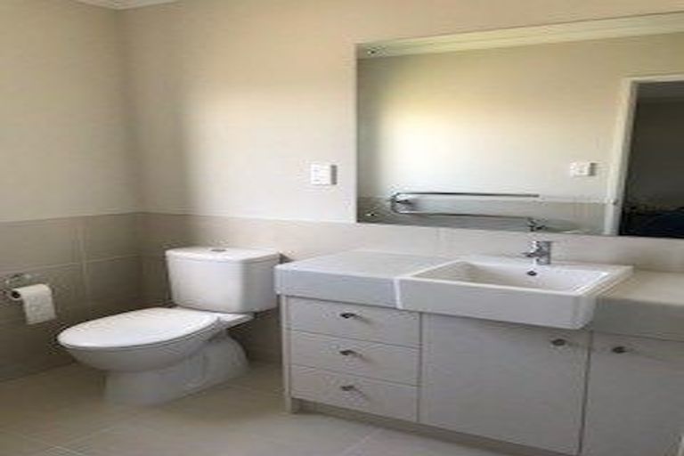 Photo of property in 104 Flat Bush School Road, Flat Bush, Auckland, 2019