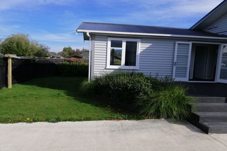 Photo of property in 10f1- Victoria Street, Ebdentown, Upper Hutt, 5018