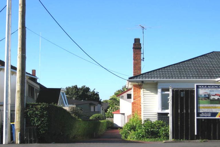 Photo of property in 2/67 Kitchener Road, Milford, Auckland, 0620