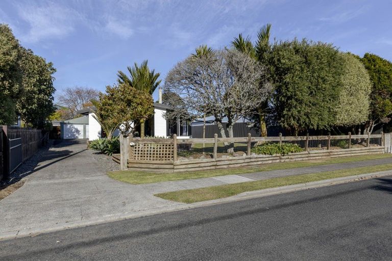 Photo of property in 41 Takiroa Street, Urenui, 4375