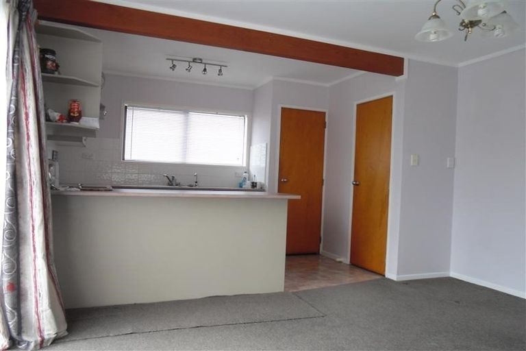 Photo of property in 28 Pahi Place, West Harbour, Auckland, 0618