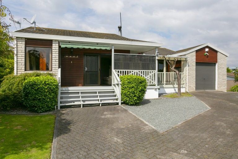 Photo of property in 12 Golders Place, Richmond Heights, Taupo, 3330