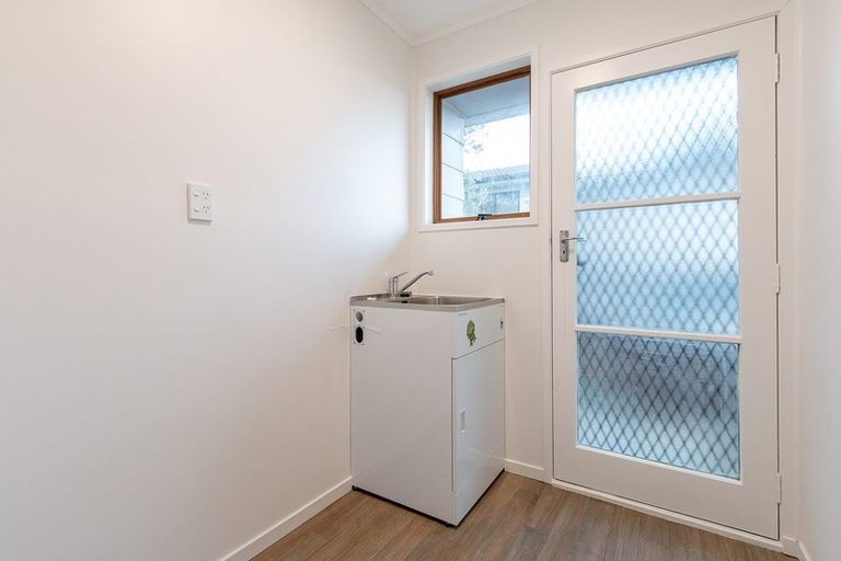 Photo of property in 70 Solar Road, Glen Eden, Auckland, 0602