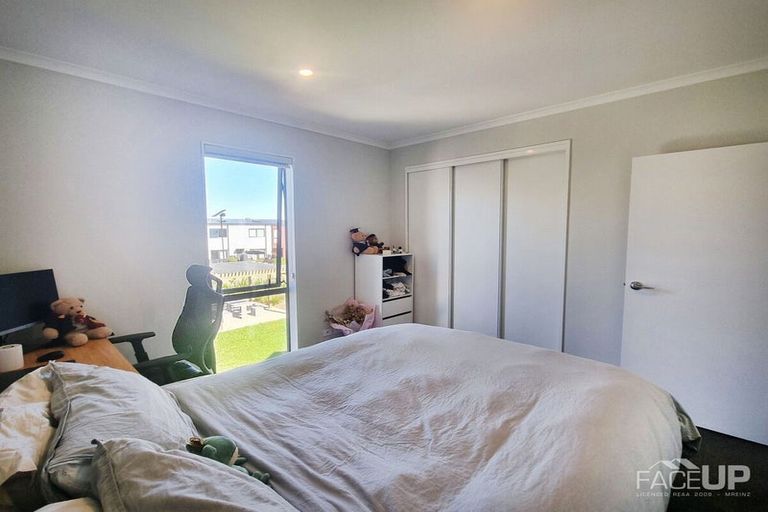 Photo of property in 1 Ko Tohu Place, Hobsonville, Auckland, 0616