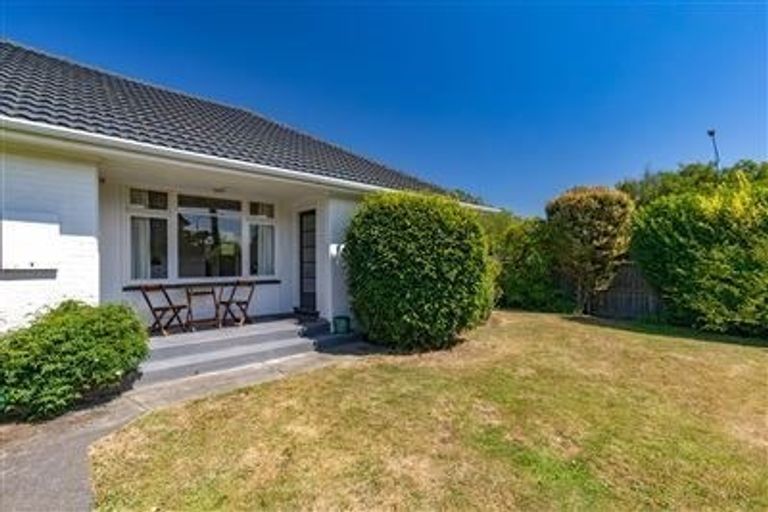 Photo of property in 16 Holly Road, St Albans, Christchurch, 8014