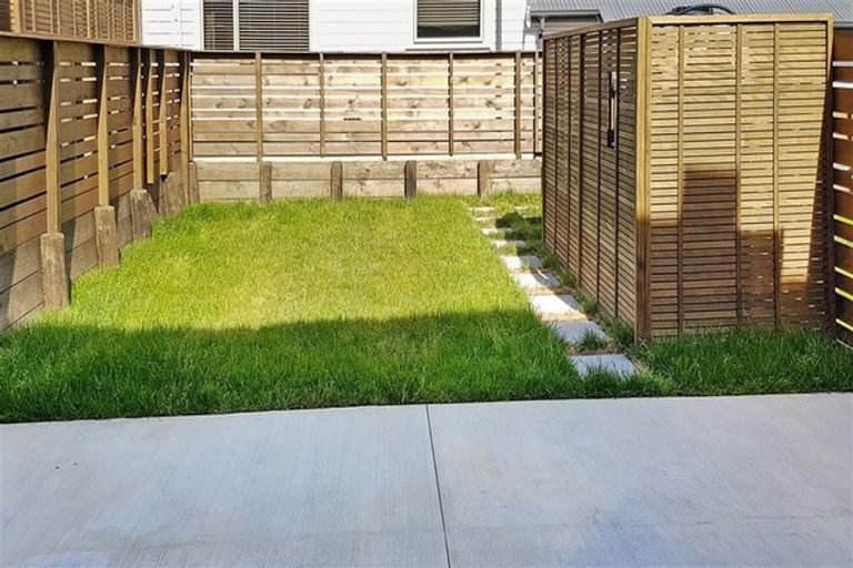 Photo of property in 5 Tuatua Road, Hobsonville, Auckland, 0616