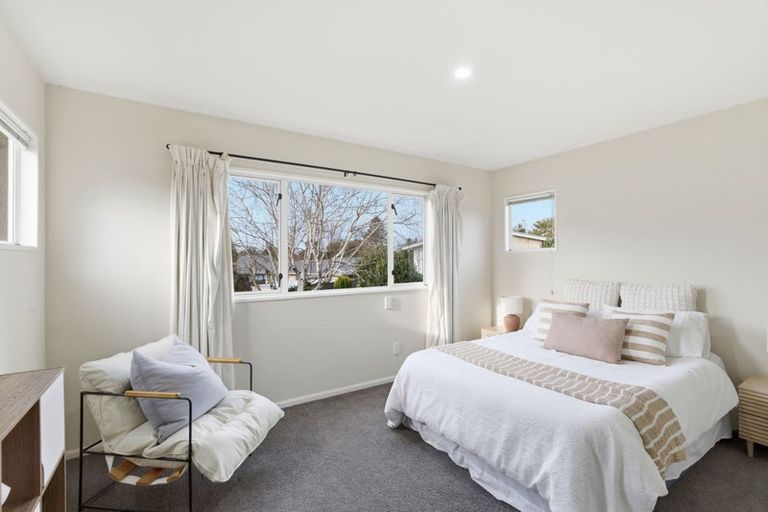 Photo of property in 14 Harlech Mews, Avonhead, Christchurch, 8042