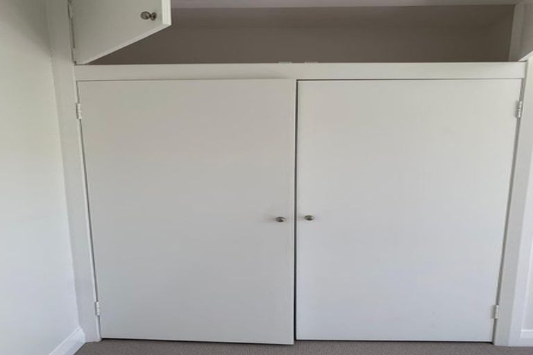 Photo of property in 15a Kellsmere Crescent, Island Bay, Wellington, 6023