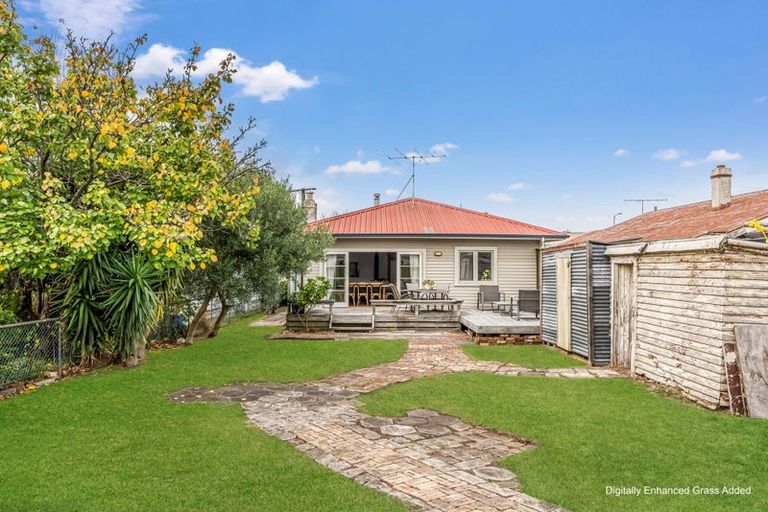 Photo of property in 37 Cobden Street, Gisborne, 4010