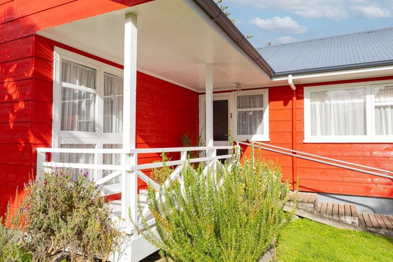 Photo of property in 12 Falkner Park, Taumarunui, 3920