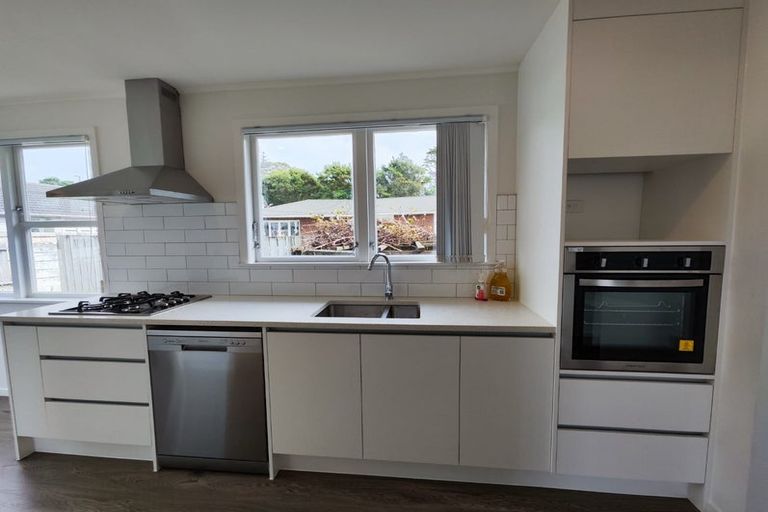 Photo of property in 11 Coletta Lane, Te Atatu South, Auckland, 0610