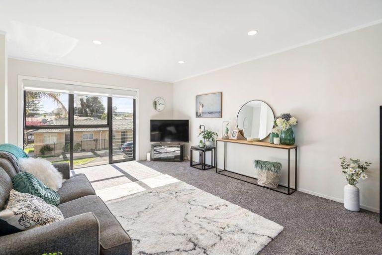 Photo of property in 18 Kevale Place, Manurewa, Auckland, 2102