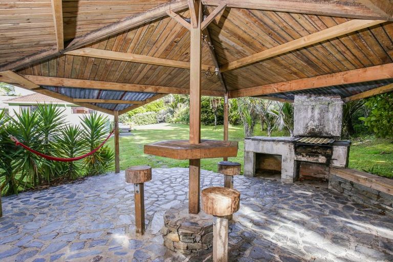 Photo of property in 2 Grovelands Way, Titirangi, Auckland, 0604