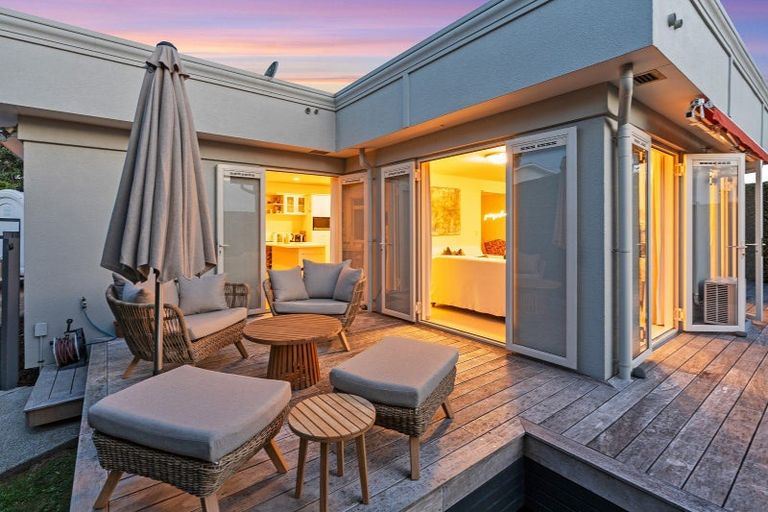 Photo of property in 2/7 Morton Avenue, Forrest Hill, Auckland, 0620