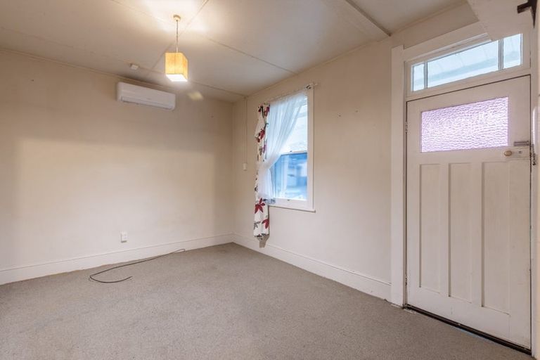 Photo of property in 5 Collins Street, Waipawa, 4210