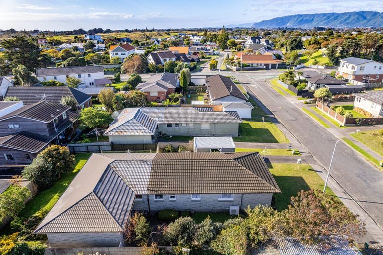 Photo of property in 11 Anthony Grove, Paraparaumu Beach, Paraparaumu, 5032