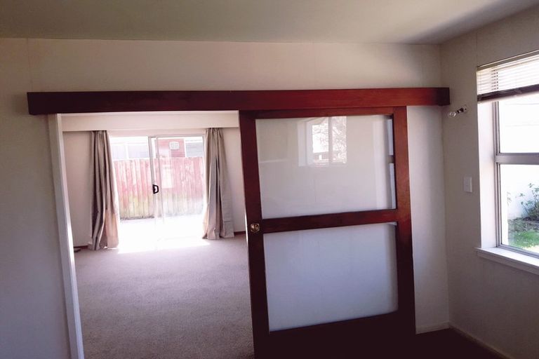 Photo of property in 33 Guinness Crescent, Ilam, Christchurch, 8041