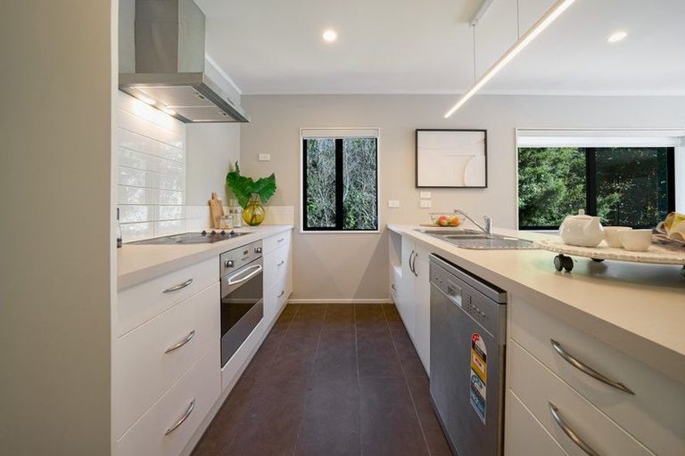 Photo of property in 168 Verbena Road, Birkdale, Auckland, 0626