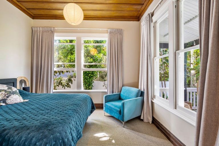 Photo of property in 70 Gillies Crescent, Waimarama, Havelock North, 4294