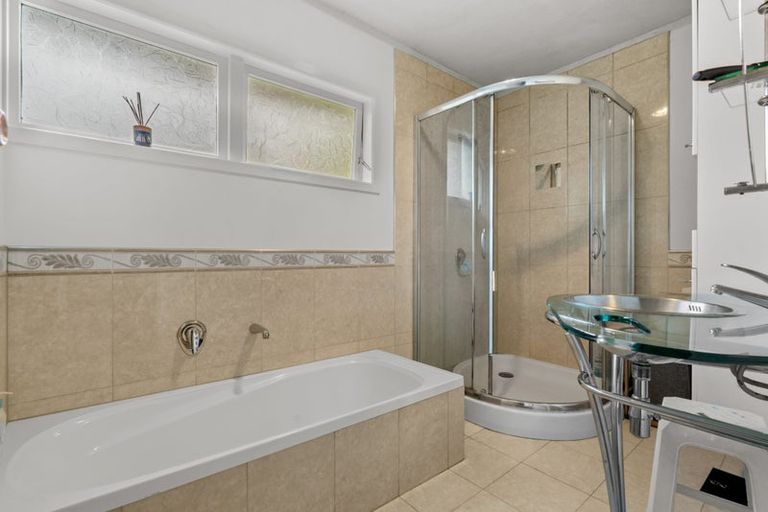 Photo of property in 137 Hutchinsons Road, Bucklands Beach, Auckland, 2014