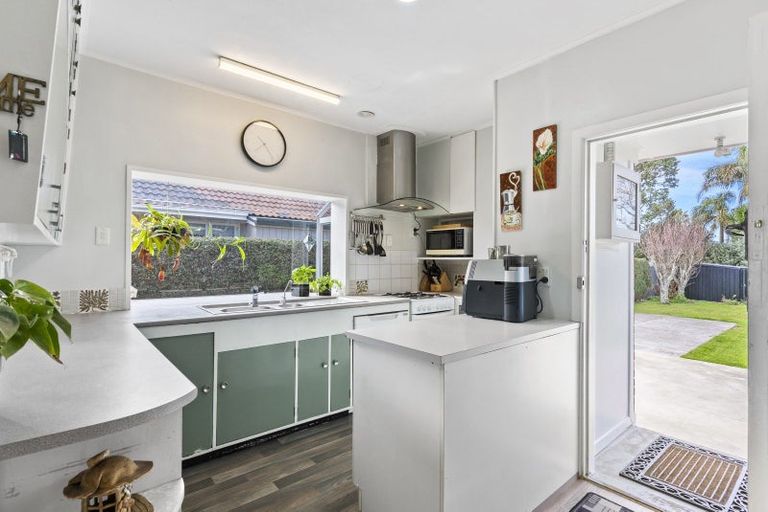 Photo of property in 9 Fairview Road, Papatoetoe, Auckland, 2025