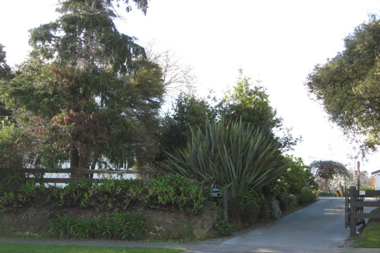 Photo of property in 12 Wanganui Road, Marton, 4710