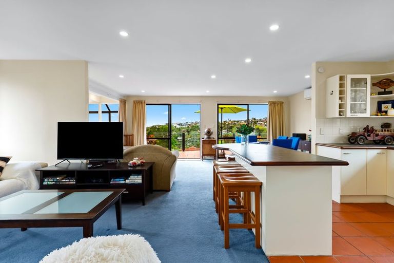 Photo of property in 1/21 Peter Terrace, Castor Bay, Auckland, 0620