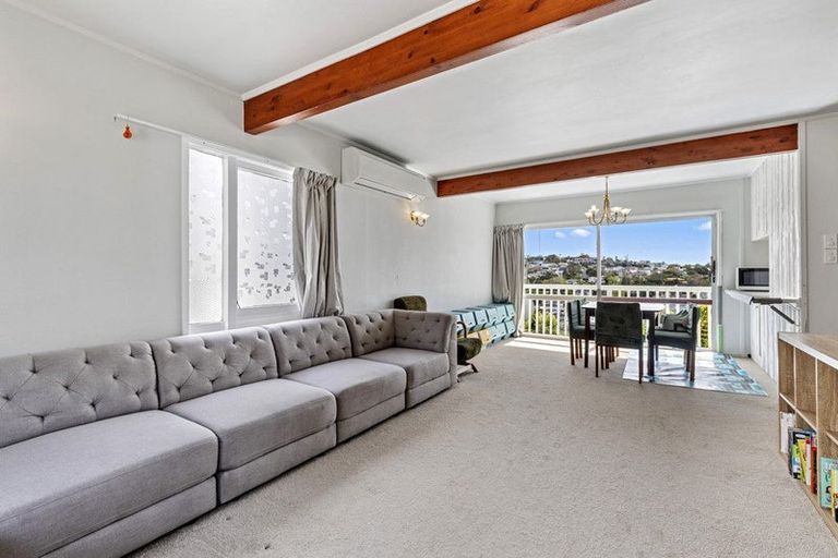 Photo of property in 20 Shanaway Rise, Hillcrest, Auckland, 0627