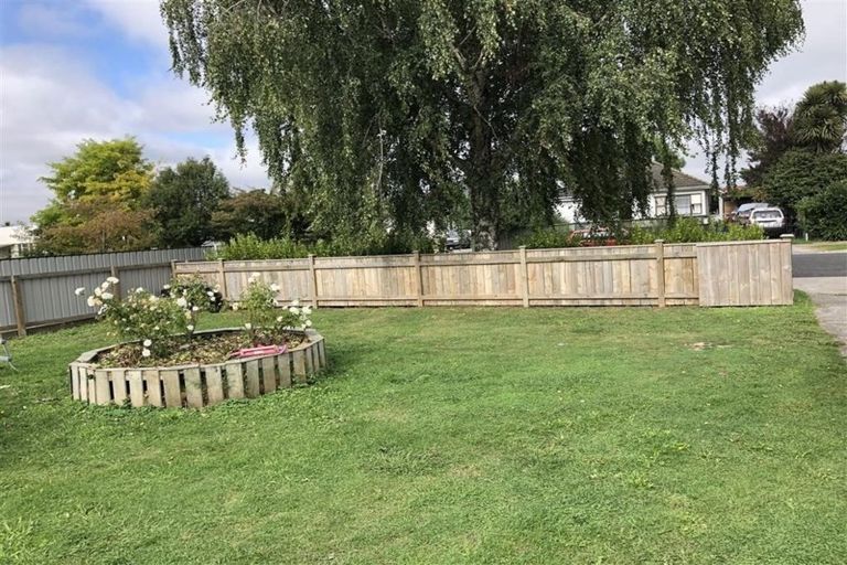 Photo of property in 702 Massey Road, Mangere, Auckland, 2022